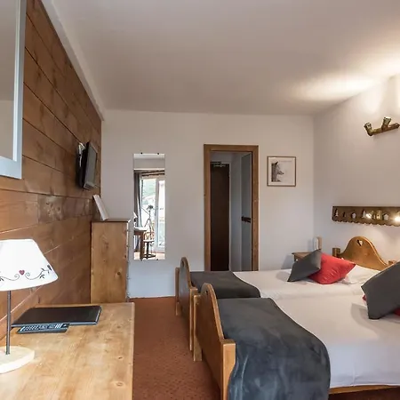 Hotel L'ecureuil 3*